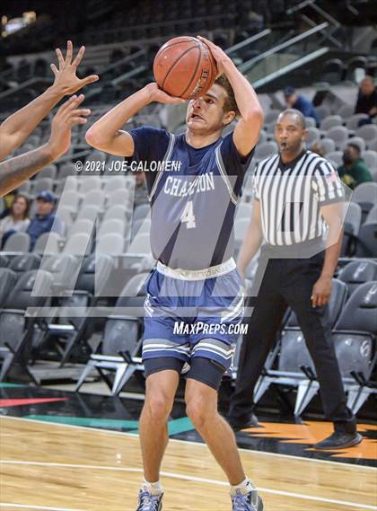 Thumbnail 2 in Boerne-Champion vs Desoto (Spurs High School Showcase) photogallery.