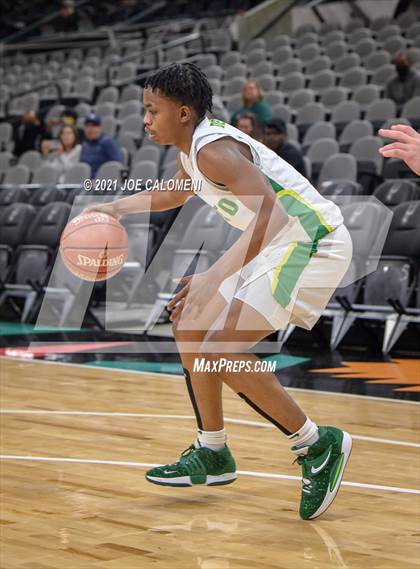 Thumbnail 2 in Boerne-Champion vs Desoto (Spurs High School Showcase) photogallery.