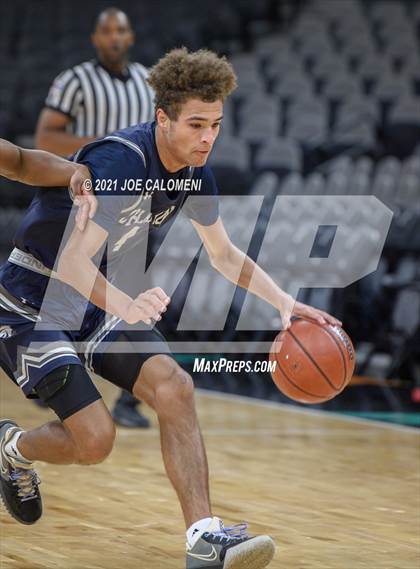 Thumbnail 3 in Boerne-Champion vs Desoto (Spurs High School Showcase) photogallery.