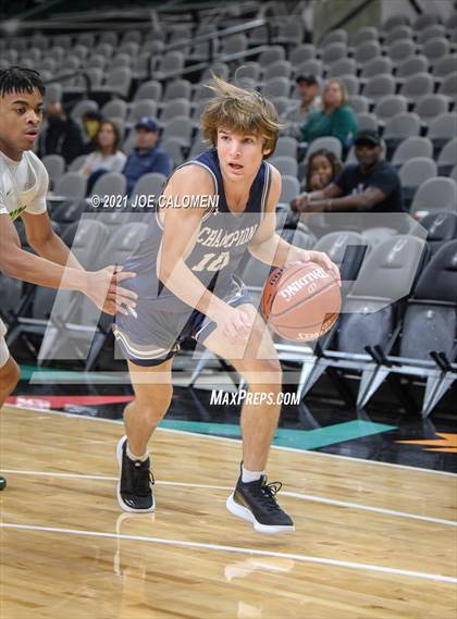 Thumbnail 2 in Boerne-Champion vs Desoto (Spurs High School Showcase) photogallery.