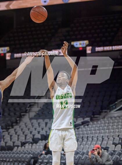 Thumbnail 2 in Boerne-Champion vs Desoto (Spurs High School Showcase) photogallery.