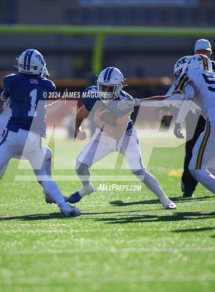 Thumbnail 3 in Port Washington vs. Massapequa photogallery.