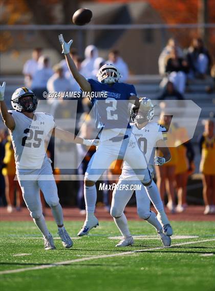 Thumbnail 3 in Port Washington vs. Massapequa photogallery.