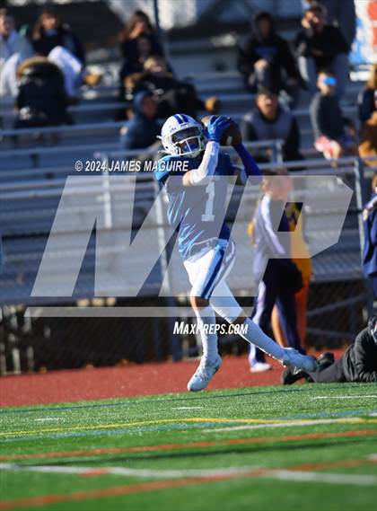 Thumbnail 3 in Port Washington vs. Massapequa photogallery.