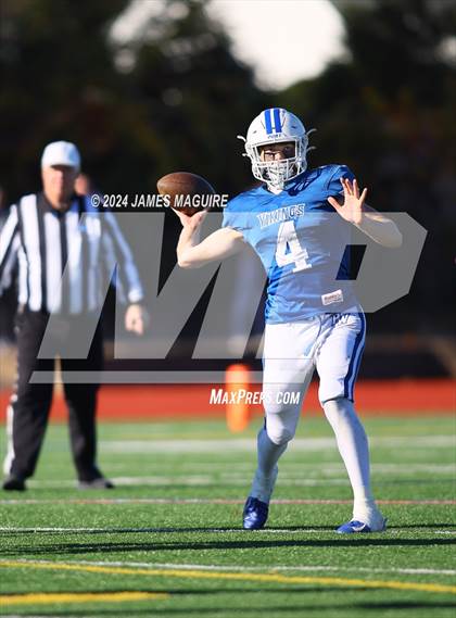 Thumbnail 3 in Port Washington vs. Massapequa photogallery.