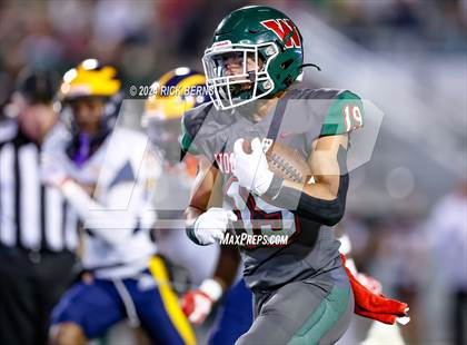 Thumbnail 2 in The Woodlands vs Nimitz (UIL 6A Football D1 Bi-District Playoffs) photogallery.