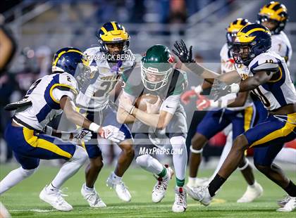 Thumbnail 3 in The Woodlands vs Nimitz (UIL 6A Football D1 Bi-District Playoffs) photogallery.