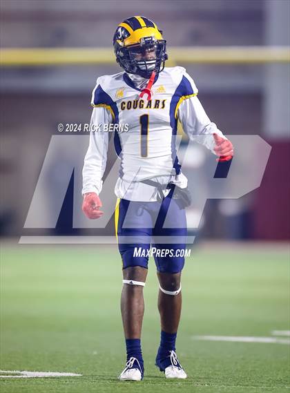 Thumbnail 2 in The Woodlands vs Nimitz (UIL 6A Football D1 Bi-District Playoffs) photogallery.