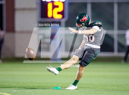 Thumbnail 3 in The Woodlands vs Nimitz (UIL 6A Football D1 Bi-District Playoffs) photogallery.