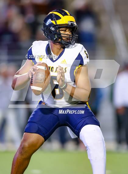 Thumbnail 2 in The Woodlands vs Nimitz (UIL 6A Football D1 Bi-District Playoffs) photogallery.