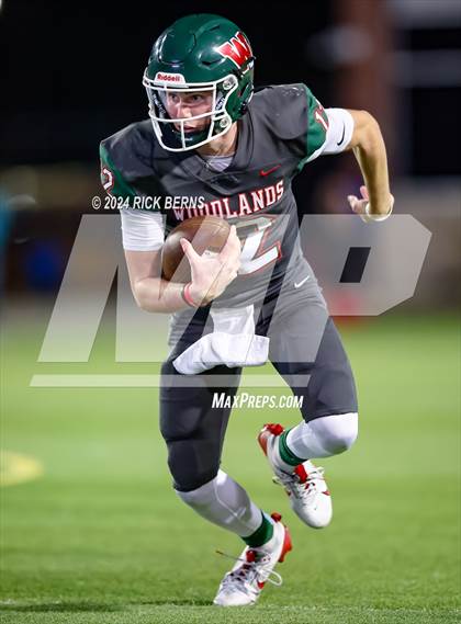 Thumbnail 3 in The Woodlands vs Nimitz (UIL 6A Football D1 Bi-District Playoffs) photogallery.