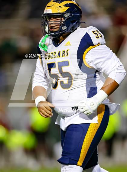 Thumbnail 3 in The Woodlands vs Nimitz (UIL 6A Football D1 Bi-District Playoffs) photogallery.
