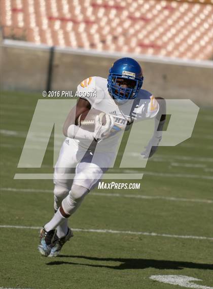 Thumbnail 1 in Dorsey vs Crenshaw photogallery.