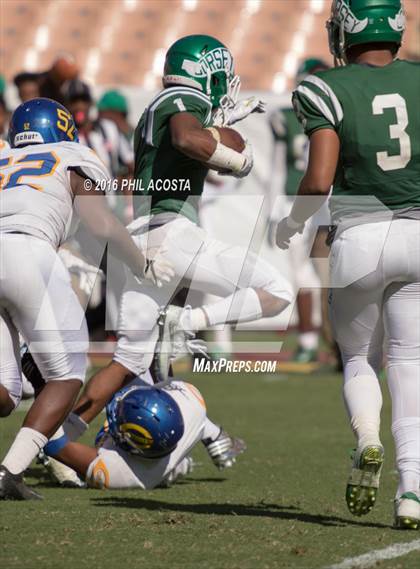 Thumbnail 3 in Dorsey vs Crenshaw photogallery.