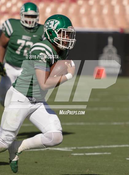 Thumbnail 3 in Dorsey vs Crenshaw photogallery.