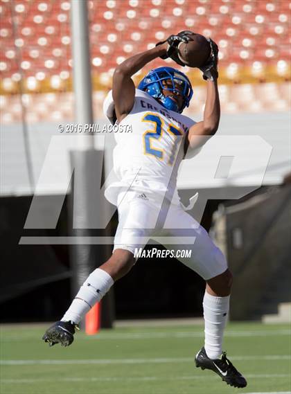 Thumbnail 1 in Dorsey vs Crenshaw photogallery.