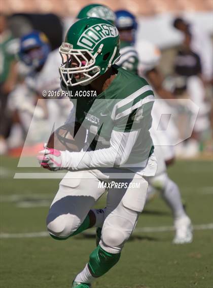 Thumbnail 3 in Dorsey vs Crenshaw photogallery.