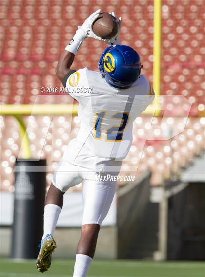 Thumbnail 3 in Dorsey vs Crenshaw photogallery.