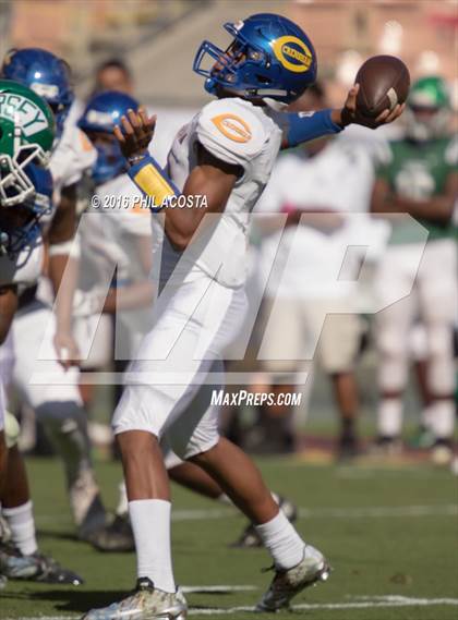 Thumbnail 2 in Dorsey vs Crenshaw photogallery.