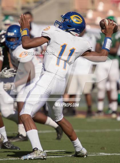 Thumbnail 1 in Dorsey vs Crenshaw photogallery.