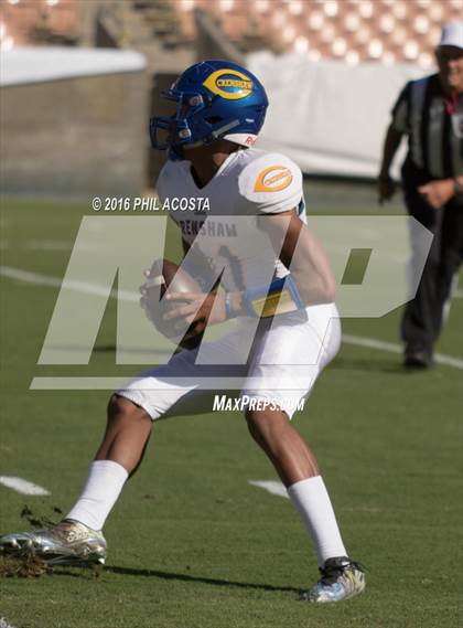 Thumbnail 1 in Dorsey vs Crenshaw photogallery.