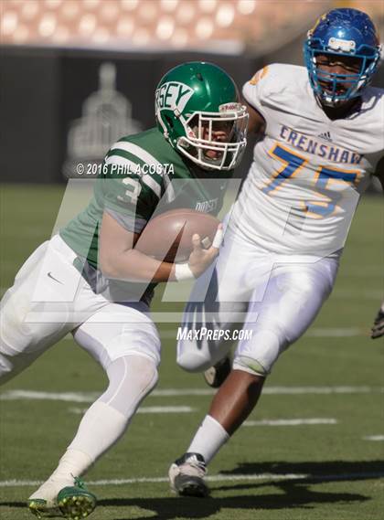 Thumbnail 3 in Dorsey vs Crenshaw photogallery.
