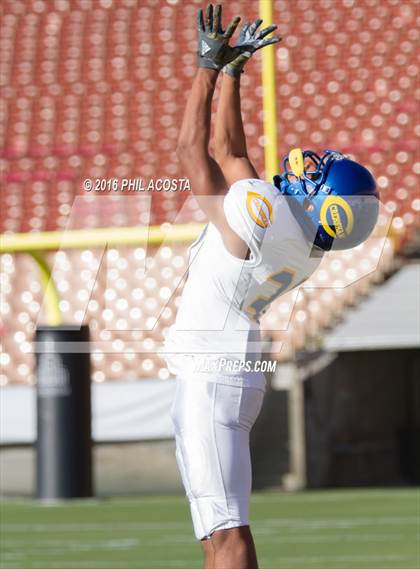 Thumbnail 3 in Dorsey vs Crenshaw photogallery.