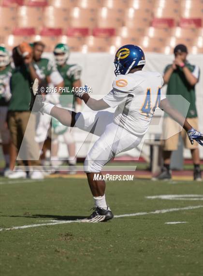Thumbnail 3 in Dorsey vs Crenshaw photogallery.