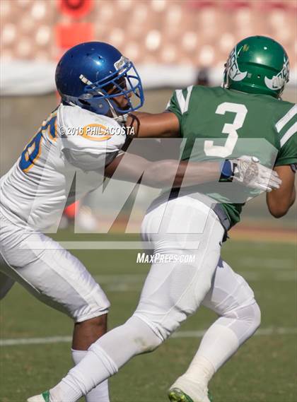 Thumbnail 3 in Dorsey vs Crenshaw photogallery.