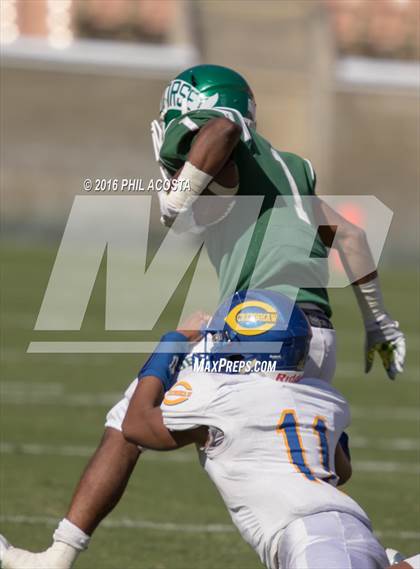 Thumbnail 3 in Dorsey vs Crenshaw photogallery.