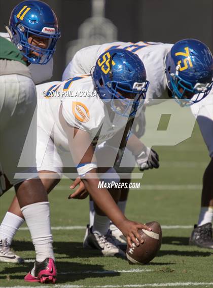 Thumbnail 1 in Dorsey vs Crenshaw photogallery.