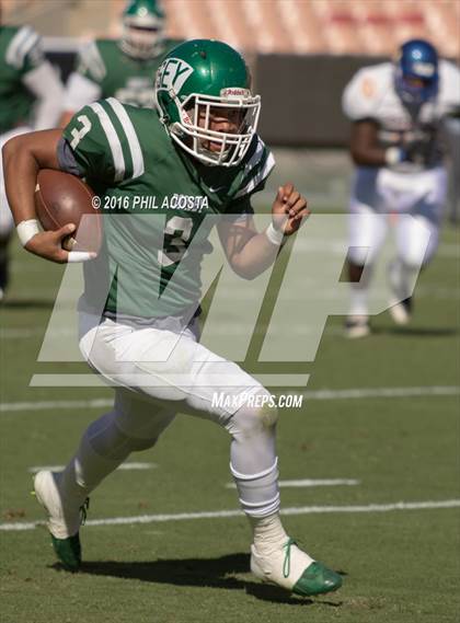 Thumbnail 3 in Dorsey vs Crenshaw photogallery.