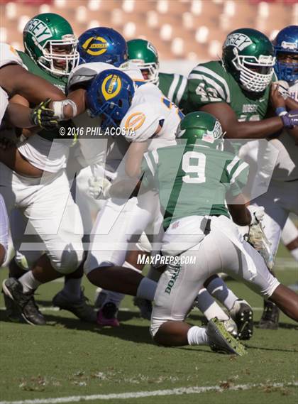Thumbnail 3 in Dorsey vs Crenshaw photogallery.