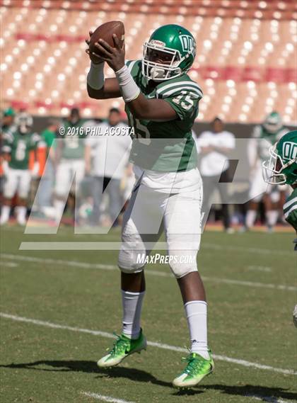 Thumbnail 2 in Dorsey vs Crenshaw photogallery.