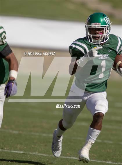 Thumbnail 1 in Dorsey vs Crenshaw photogallery.