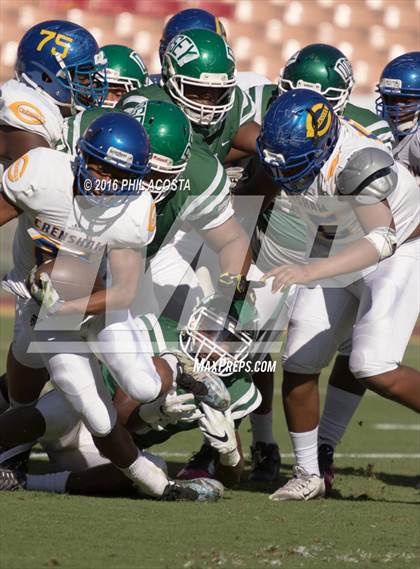 Thumbnail 1 in Dorsey vs Crenshaw photogallery.