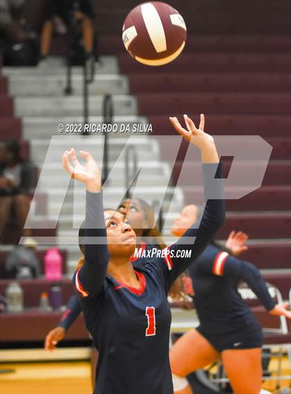 Thumbnail 3 in Fort Bend Kempner vs Cypress Springs photogallery.