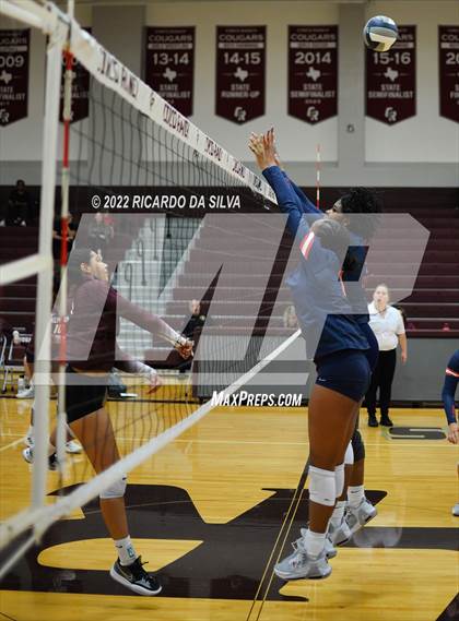 Thumbnail 1 in Fort Bend Kempner vs Cypress Springs photogallery.