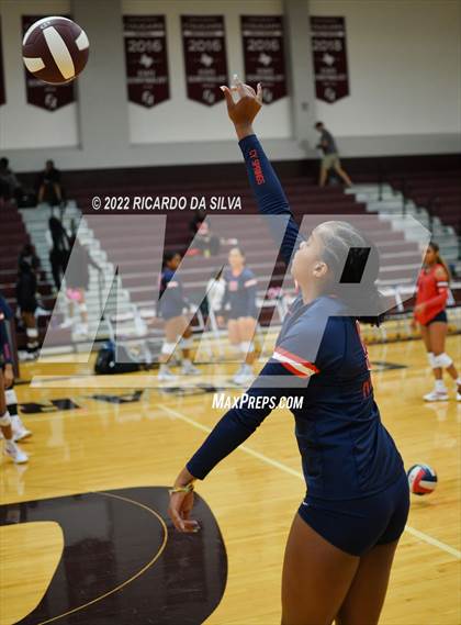 Thumbnail 2 in Fort Bend Kempner vs Cypress Springs photogallery.