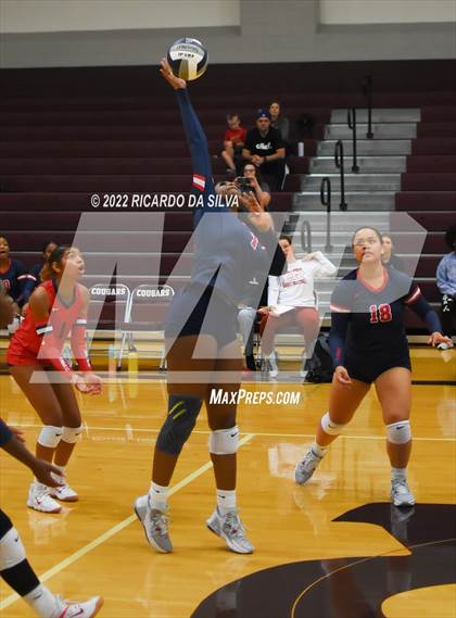 Thumbnail 3 in Fort Bend Kempner vs Cypress Springs photogallery.