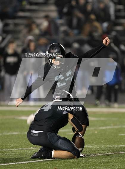 Thumbnail 3 in Whitehaven @ Houston (TSSAA Class 6A 2nd Round) photogallery.