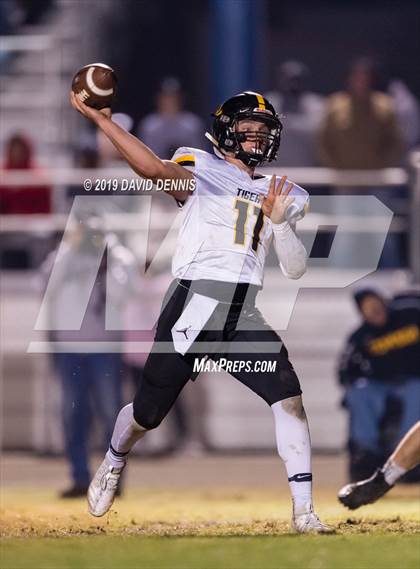 Thumbnail 2 in Bakersfield Christian vs San Luis Obispo (CIF CS D3 Semi Final) photogallery.