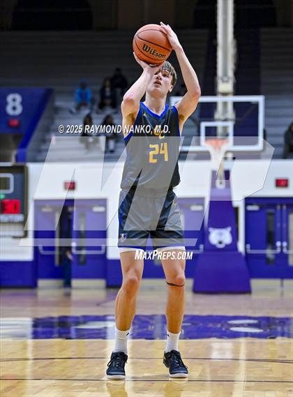 Thumbnail 2 in Greenfield-Central @ Muncie Central photogallery.