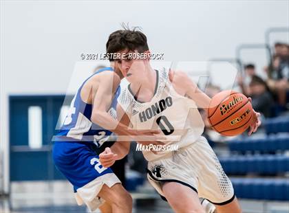 Thumbnail 2 in South San Antonio vs Hondo photogallery.