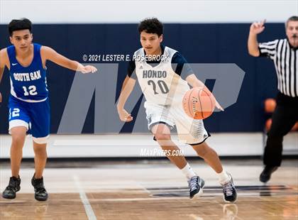 Thumbnail 1 in South San Antonio vs Hondo photogallery.