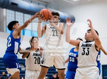 Thumbnail 3 in South San Antonio vs Hondo photogallery.