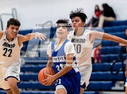 Thumbnail 2 in South San Antonio vs Hondo photogallery.