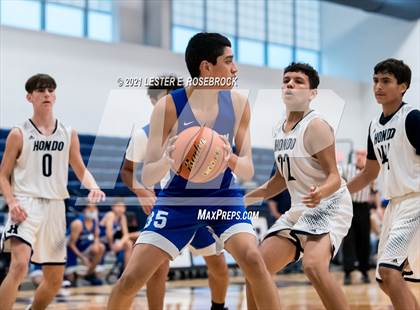 Thumbnail 3 in South San Antonio vs Hondo photogallery.