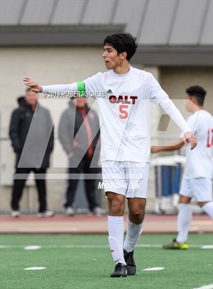 Thumbnail 3 in Livingston vs. Galt (CIF SJS D4 Final) photogallery.