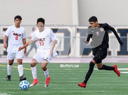 Thumbnail 3 in Livingston vs. Galt (CIF SJS D4 Final) photogallery.